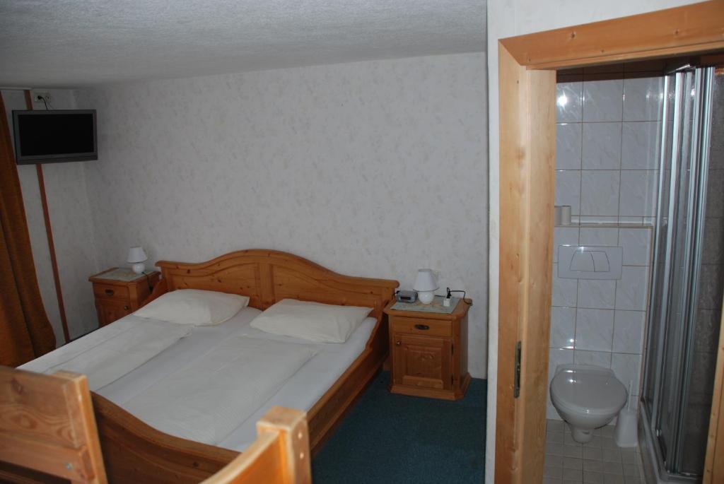 Pension Baeuerle Гайлігенблут Номер фото