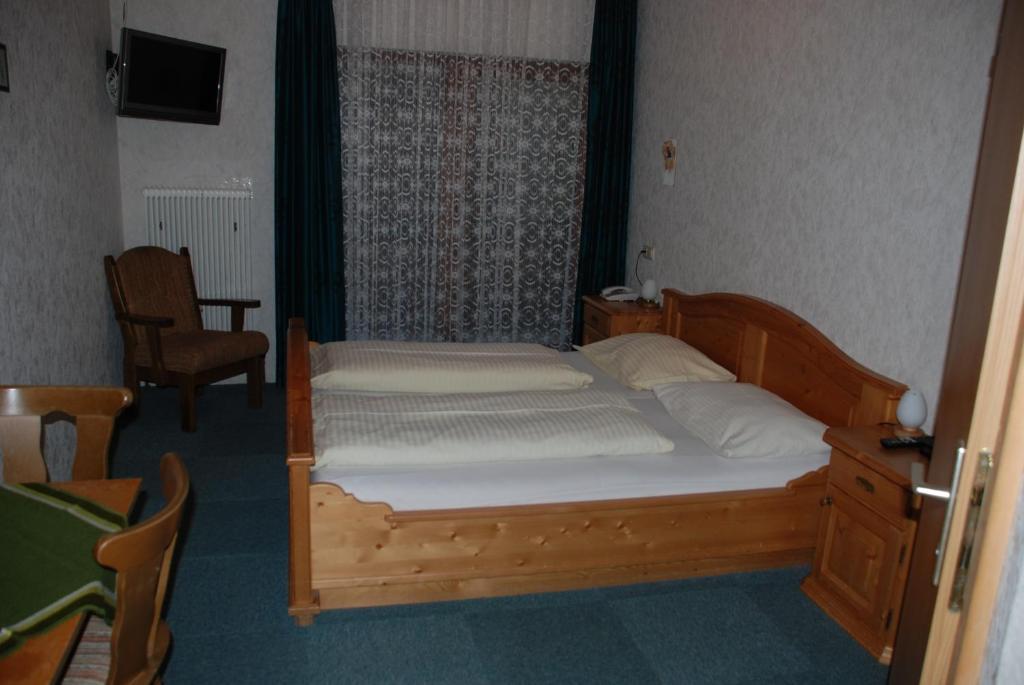 Pension Baeuerle Гайлігенблут Номер фото